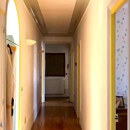 9 Rue Manuel