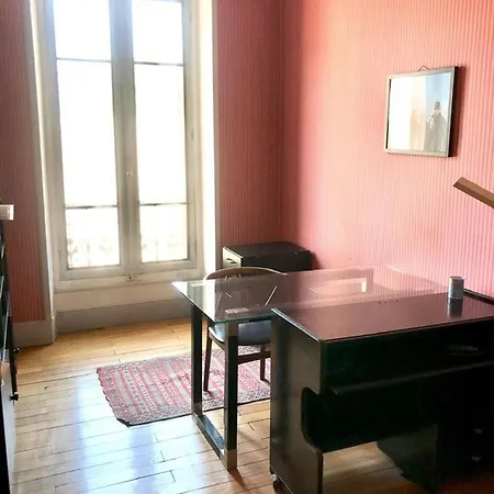 9 Rue Manuel Apartment *